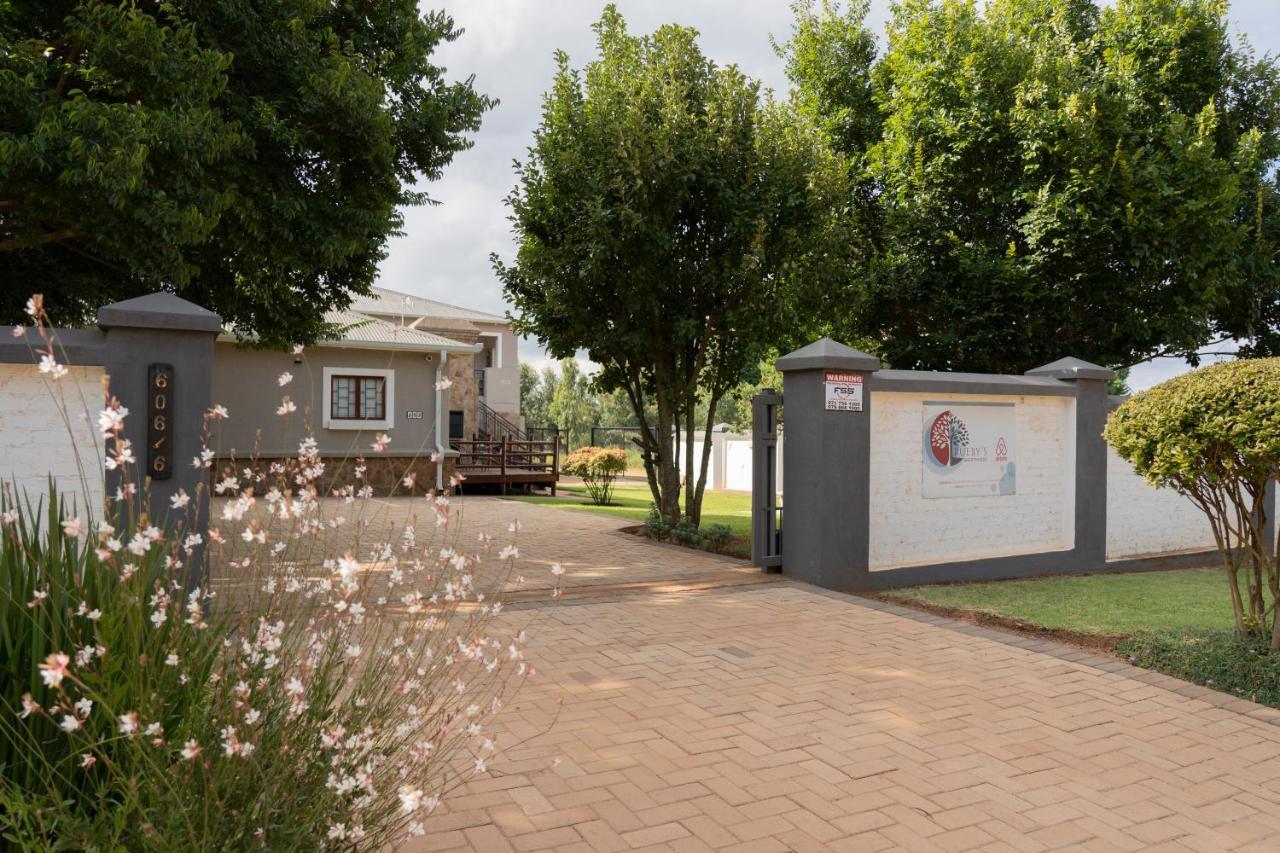 Rueby'S Guesthouse Dullstroom Ngoại thất bức ảnh